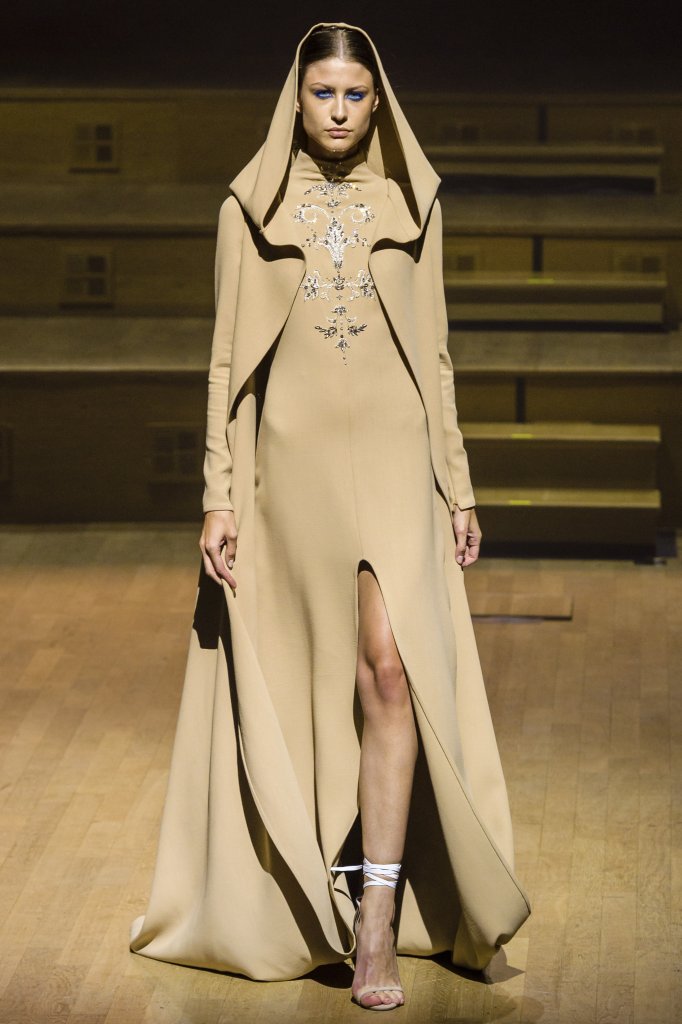 法国 巴黎 走秀(runway) 2018/19秋冬高级定制 女装 晚礼服裙