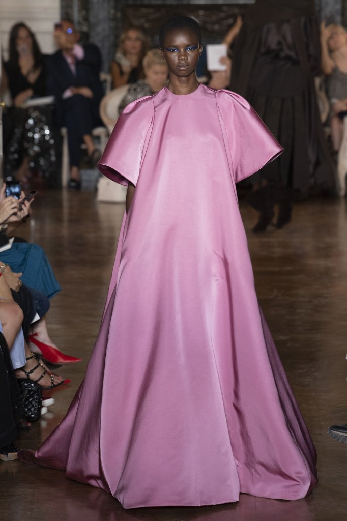 华伦天奴 Valentino 2018/19秋冬高级定制发布秀 - Paris Couture Fall 2018