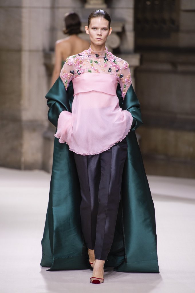 以色列 特拉维夫 走秀(runway) 2018/19秋冬高级定制 女装 束腰外衣