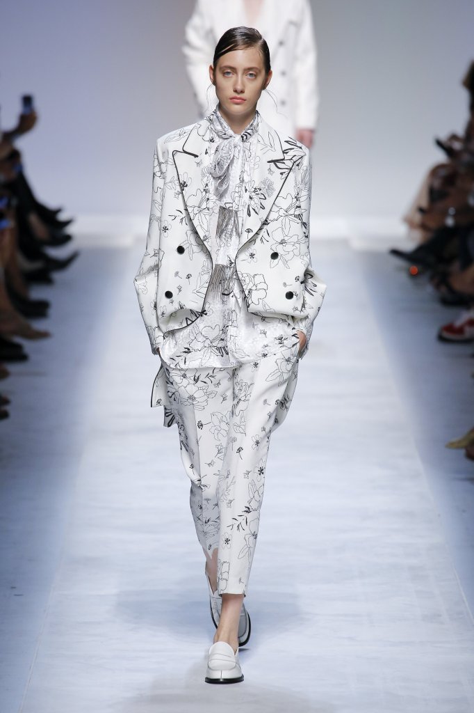 艾尔玛诺·谢尔维诺 Ermanno Scervino 2019春夏高级成衣发布秀 - Milan Spring 2019