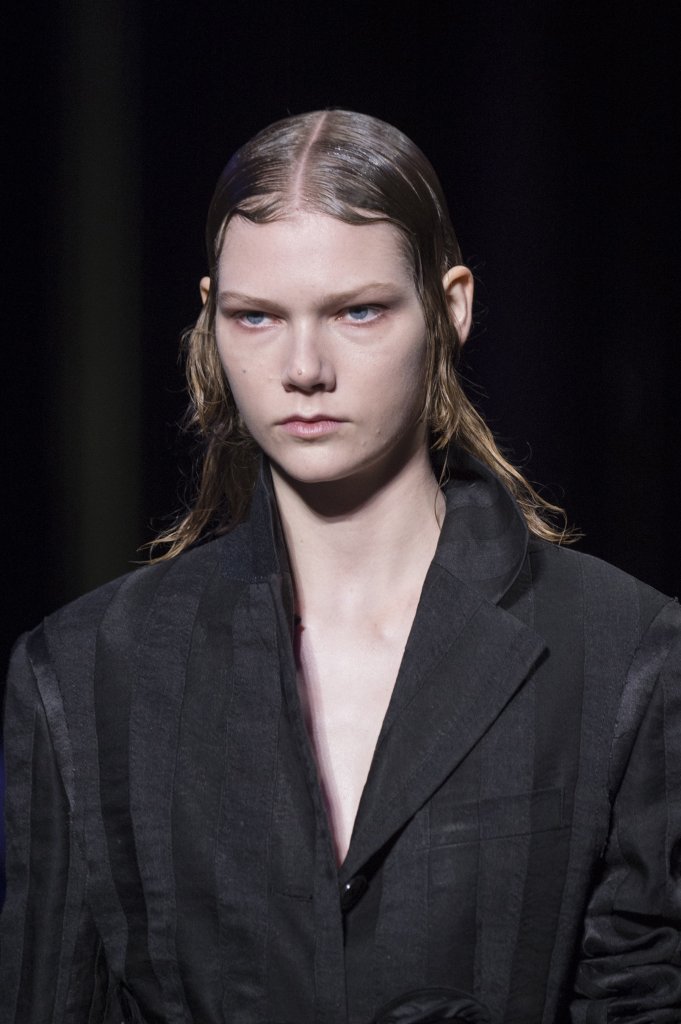 安·迪穆拉米斯特 Ann Demeulemeester 2019春夏高级成衣发布秀(细节) - Paris Spring 2019