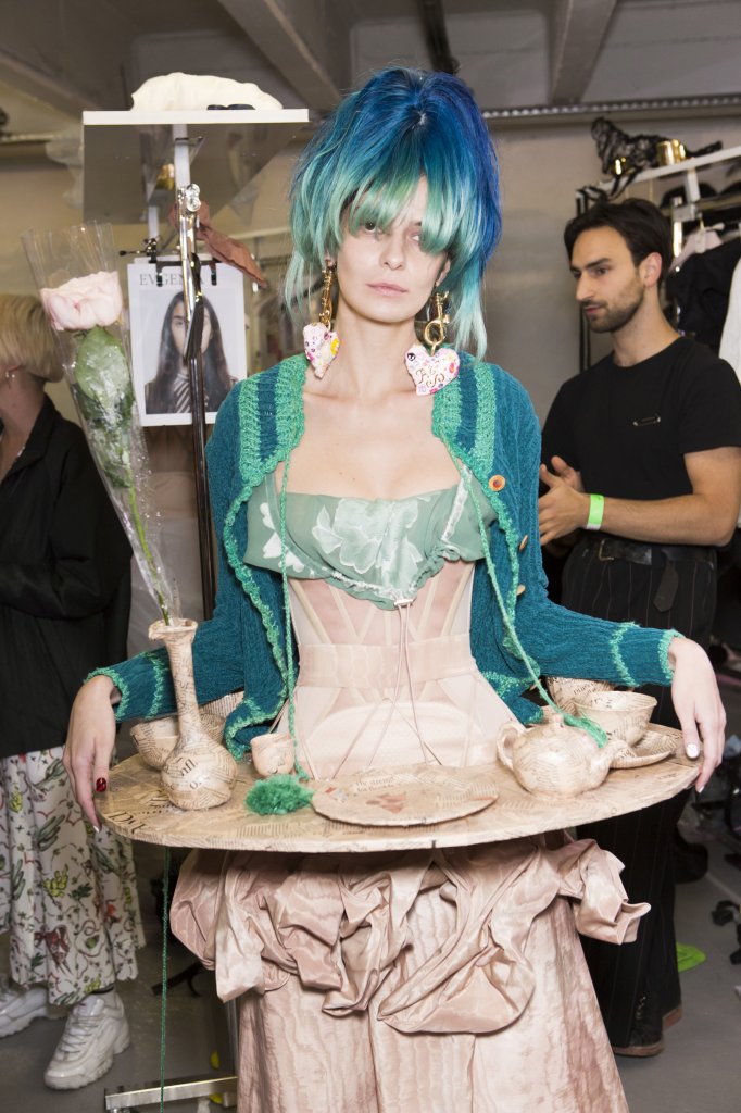 Andreas Kronthaler for Vivienne Westwood 2019春夏高级成衣发布秀(后台妆容) - Paris Spring 2019