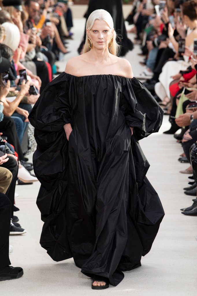 华伦天奴 Valentino 2019春夏高级成衣发布秀 - Paris Spring 2019