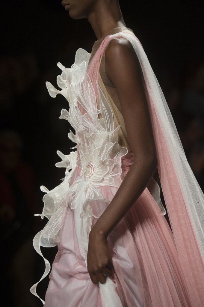 瓦连京·尤达什金 valentin yudashkin 2019春夏高级成衣发布秀(细节)