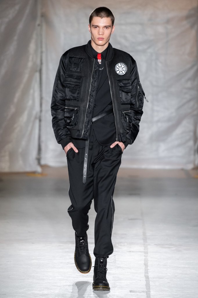 John Richmond 2019/20秋冬高级成衣发布秀 - Milan Fall 2019