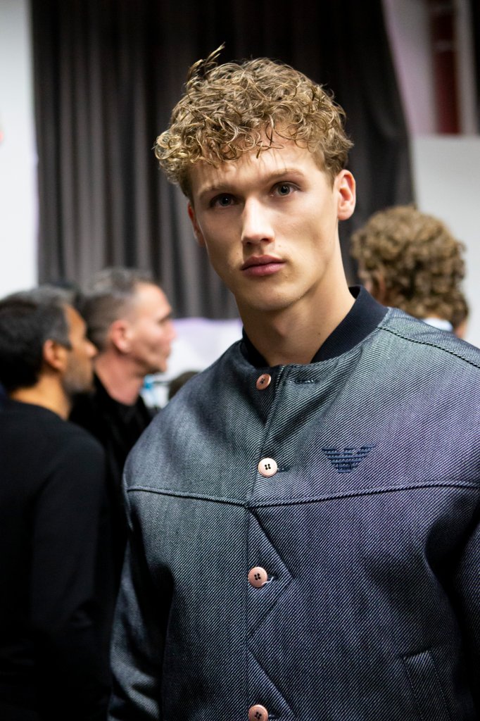 安普里奥·阿玛尼 emporio armani 2019/20秋冬男装发布秀(后台妆容)