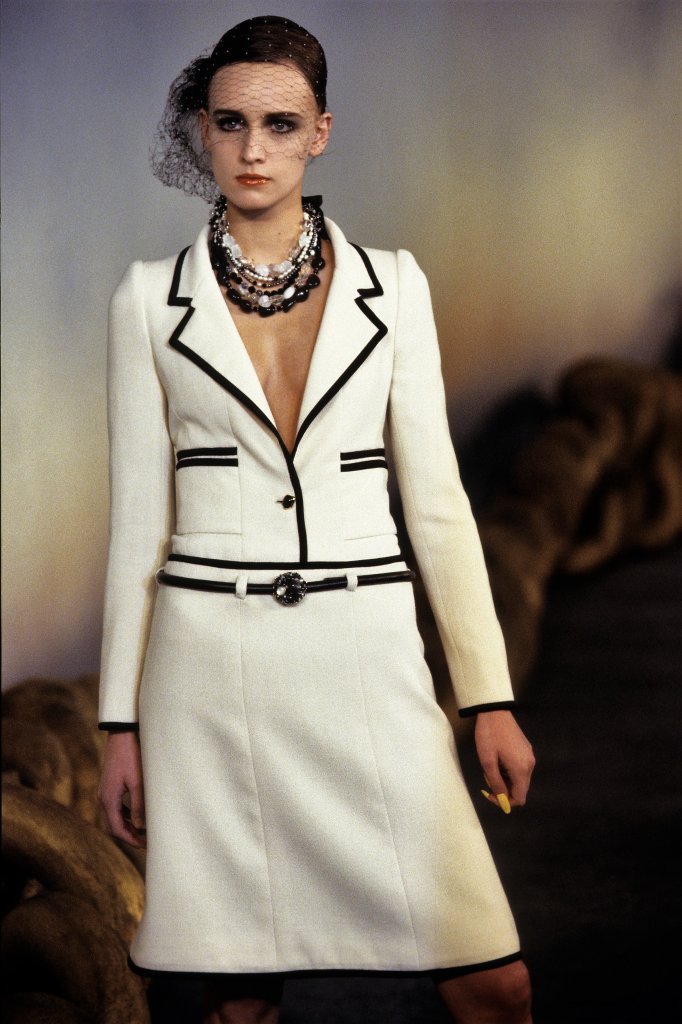 香奈儿 Chanel 2001/02秋冬高级定制发布秀(细节) - Couture Fall 2001