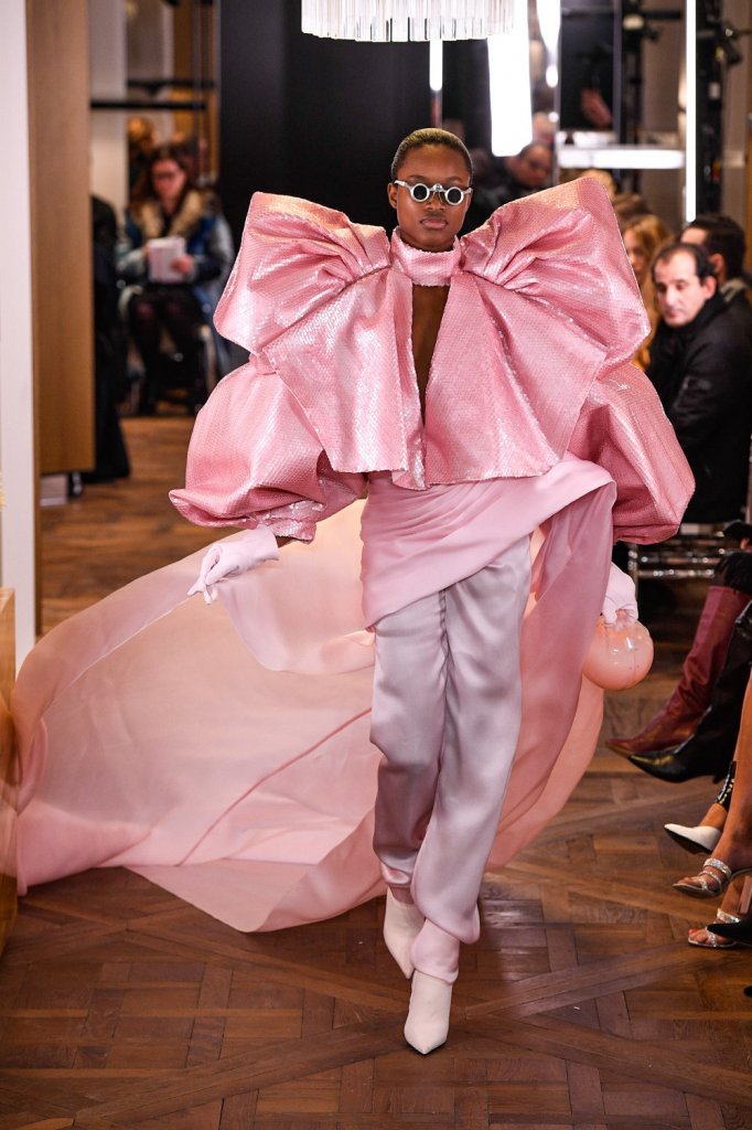 夸张梦幻戏剧-夸张 exaggeration-天天时装-口袋里的时尚指南