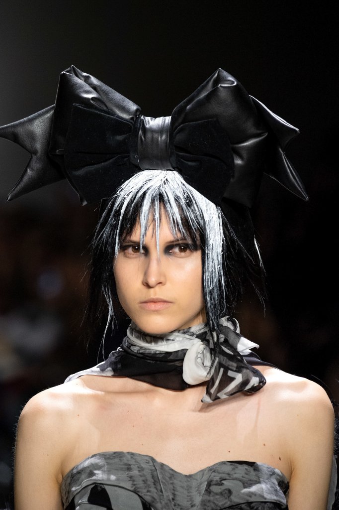 杰瑞米·斯科特 jeremy scott 2019/20秋冬高级成衣发布秀(细节)