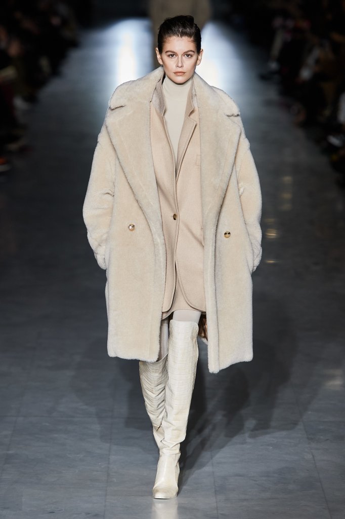 麦丝玛拉 Max Mara 2019/20秋冬高级成衣秀 - Milan Fall 2019