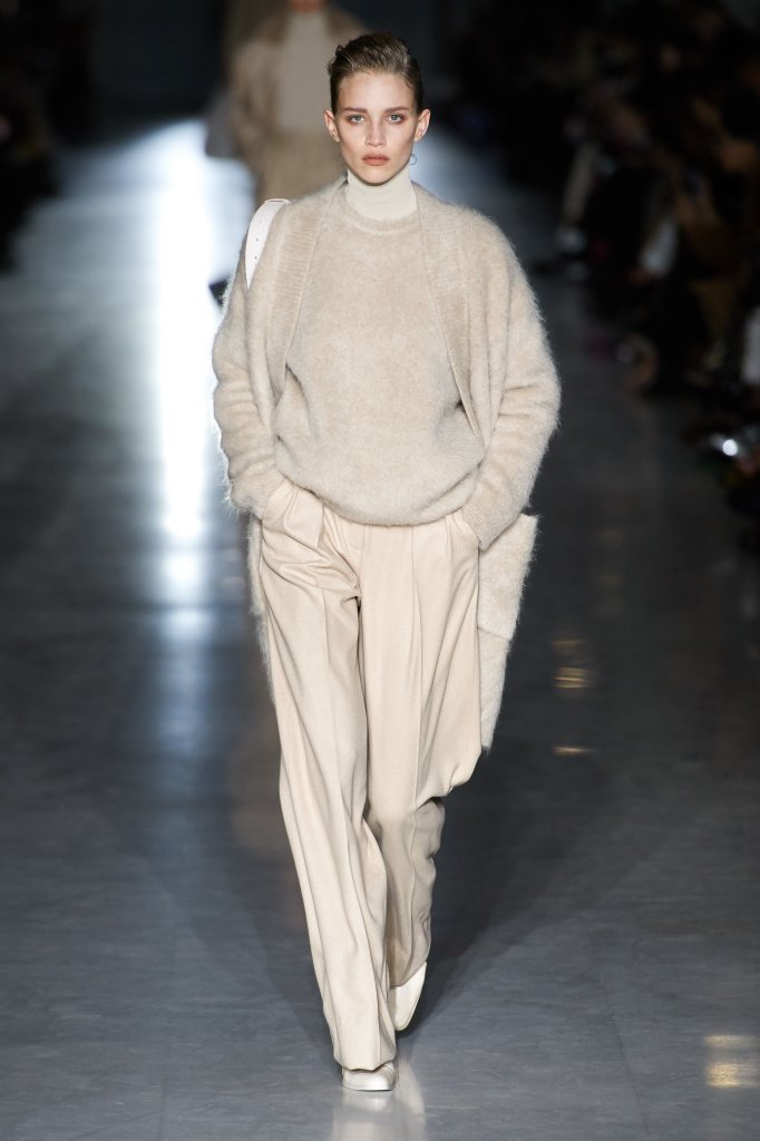 麦丝玛拉 Max Mara 2019/20秋冬高级成衣秀 - Milan Fall 2019