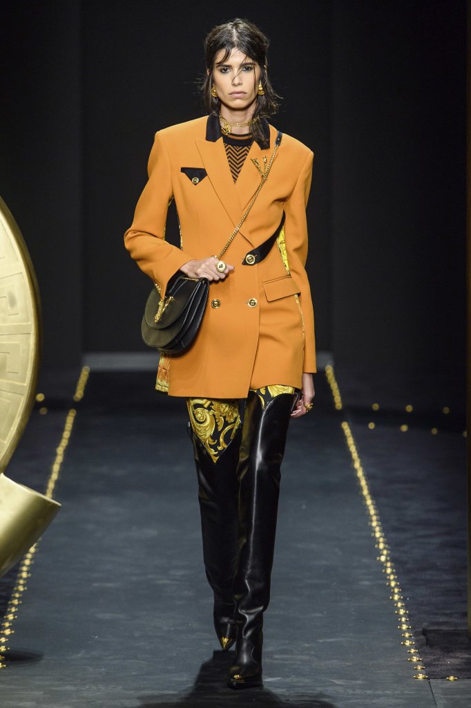 范思哲 Versace 2019/20秋冬高级成衣秀 - Milan Fall 2019