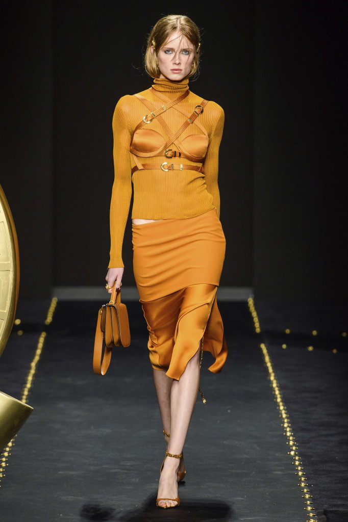 范思哲 Versace 2019/20秋冬高级成衣秀 - Milan Fall 2019