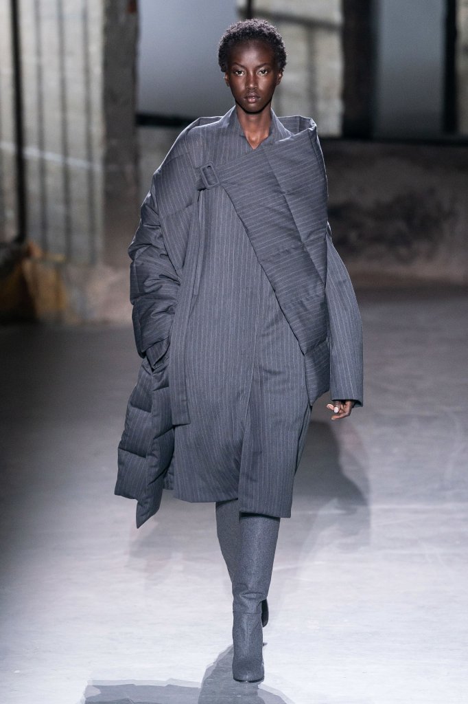 德赖斯·范诺顿 Dries Van Noten 2019/20秋冬高级成衣秀 - Paris Fall 2019