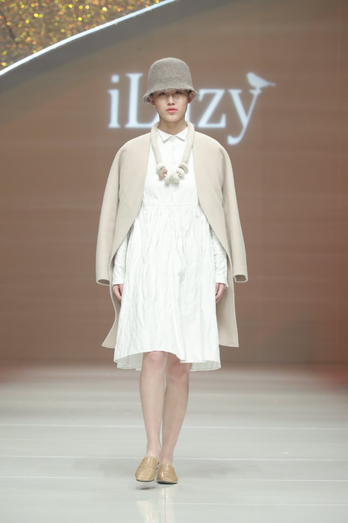 城市之光×杭州 | iLazy · 李玲洁 2019/20秋冬高级成衣秀 - Beijing Fall 2019