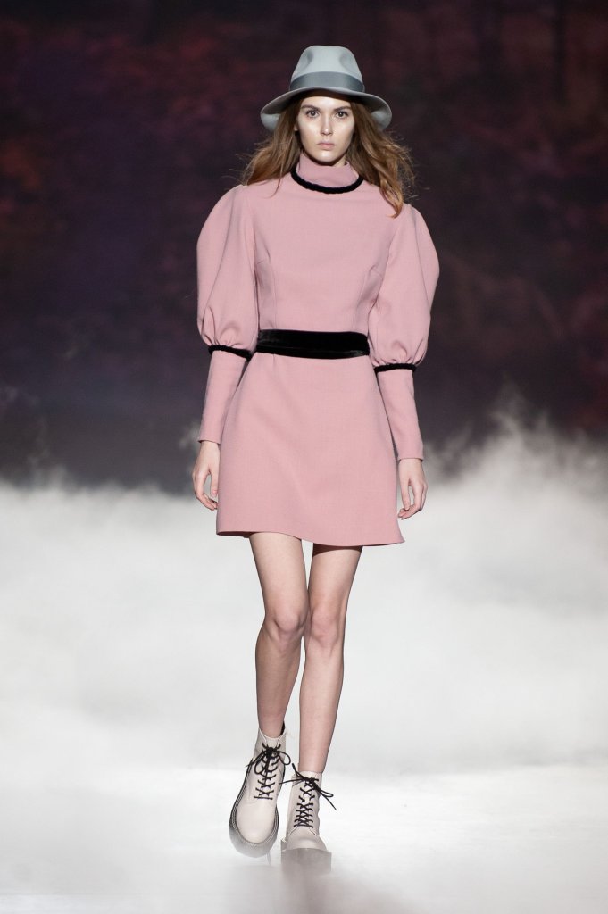 Katerina Rutman 2019/20秋冬高级成衣秀 - Kiev Fall 2019-天天时装-口袋里的时尚指南