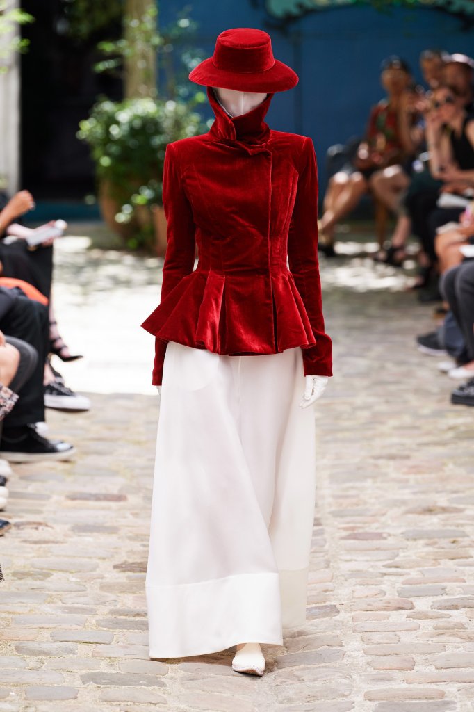 安格诺维奇 Aganovich 2019/20秋冬高级定制秀 - Paris Couture Fall 2019