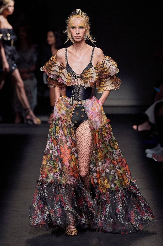 Dundas 2019/20秋冬高级定制秀 - Paris Couture Fall 2019