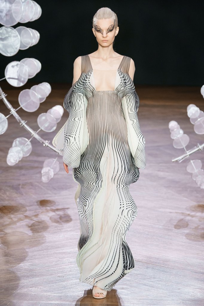 艾里斯·范·荷本 Iris van Herpen 2019/20秋冬高级定制秀 - Paris Couture Fall 2019