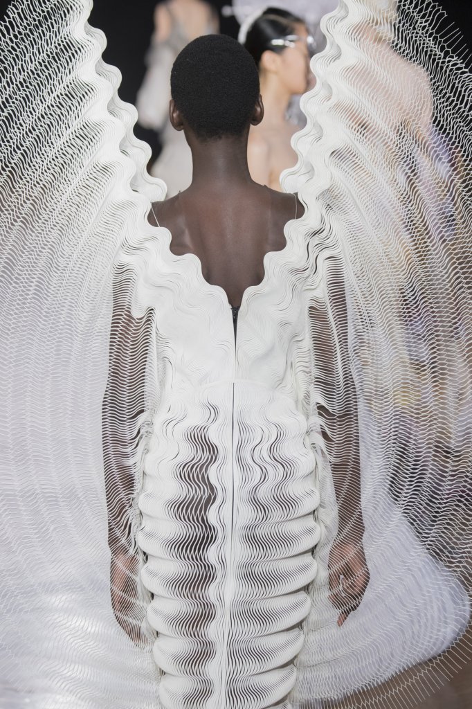 艾里斯·范·荷本 Iris van Herpen 2019/20秋冬高级定制秀(细节) - Paris Couture Fall 2019 ...