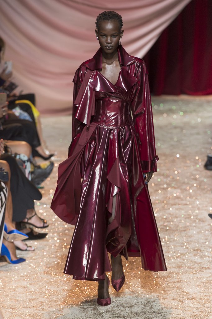 优丽亚娜·瑟吉安科 Ulyana Sergeenko 2019/20秋冬高级定制秀 - Paris Couture Fall 2019