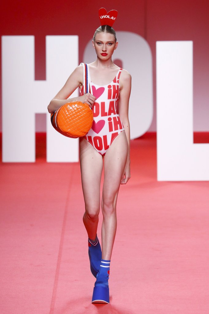 阿嘉莎·鲁兹·德拉普拉达 Agatha Ruiz de la Prada 2020春夏高级成衣秀 - Madrid Spring 2020