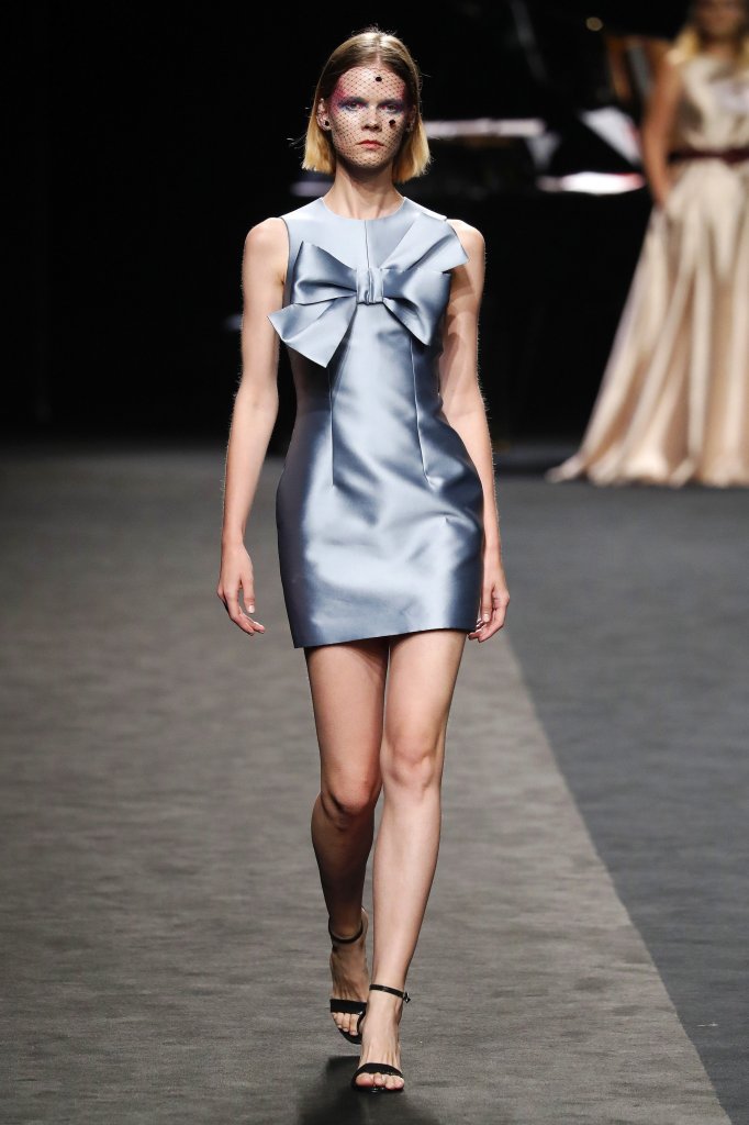 2020春夏高级成衣秀 - madrid spring 2020 - 天天时装-口袋里的噬行