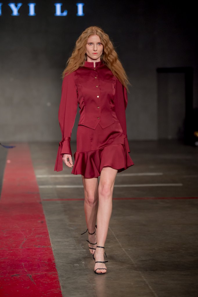 红色的现代艺术感