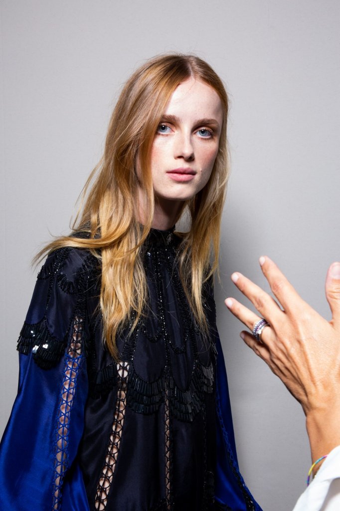 阿尔伯特-菲尔蒂 alberta ferretti 2020春夏高级成衣秀(后台妆容)