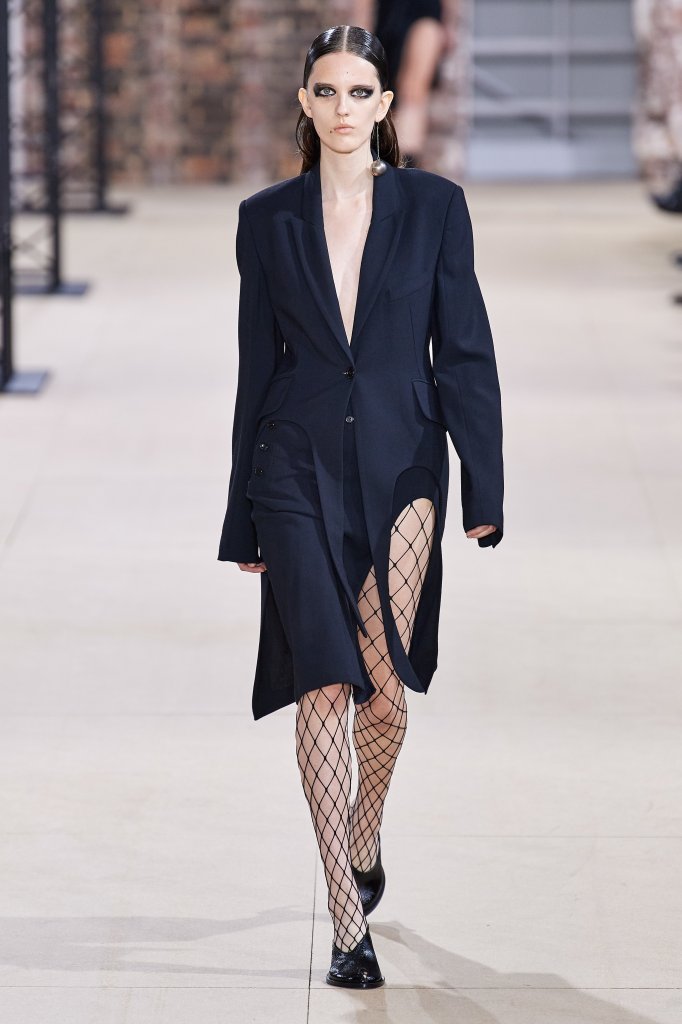 安·迪穆拉米斯特 Ann Demeulemeester 2020春夏高级成衣秀 - Paris Spring 2020