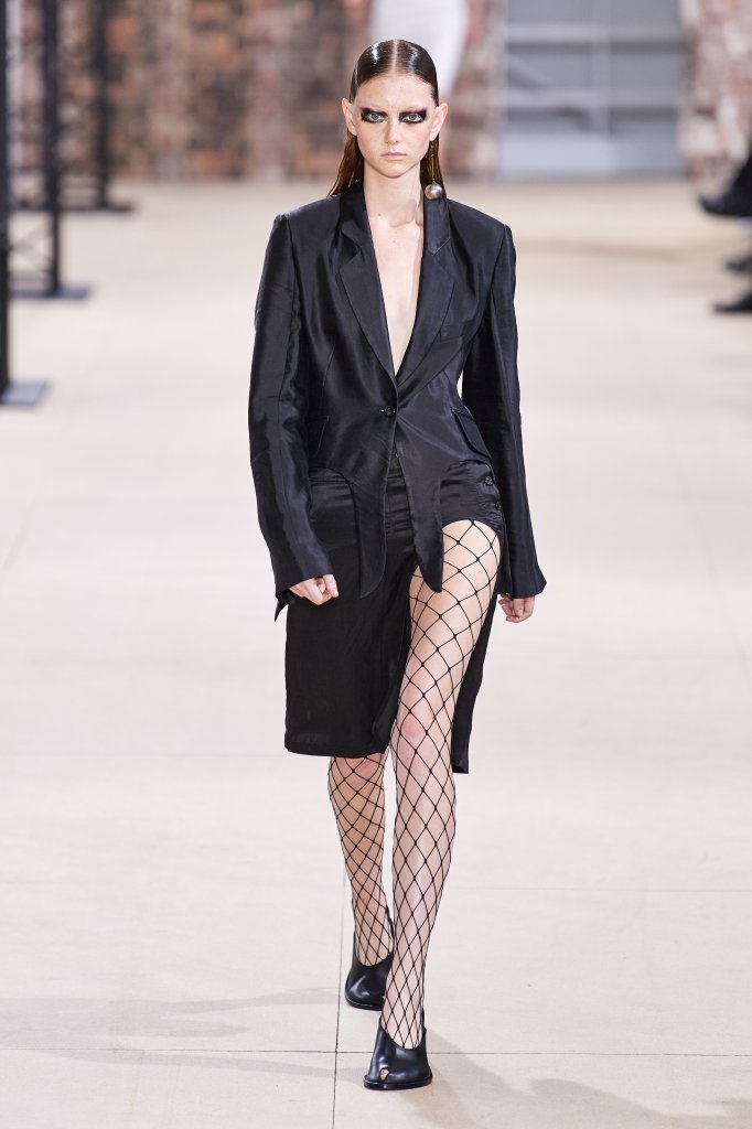 安·迪穆拉米斯特 Ann Demeulemeester 2020春夏高级成衣秀 - Paris Spring 2020