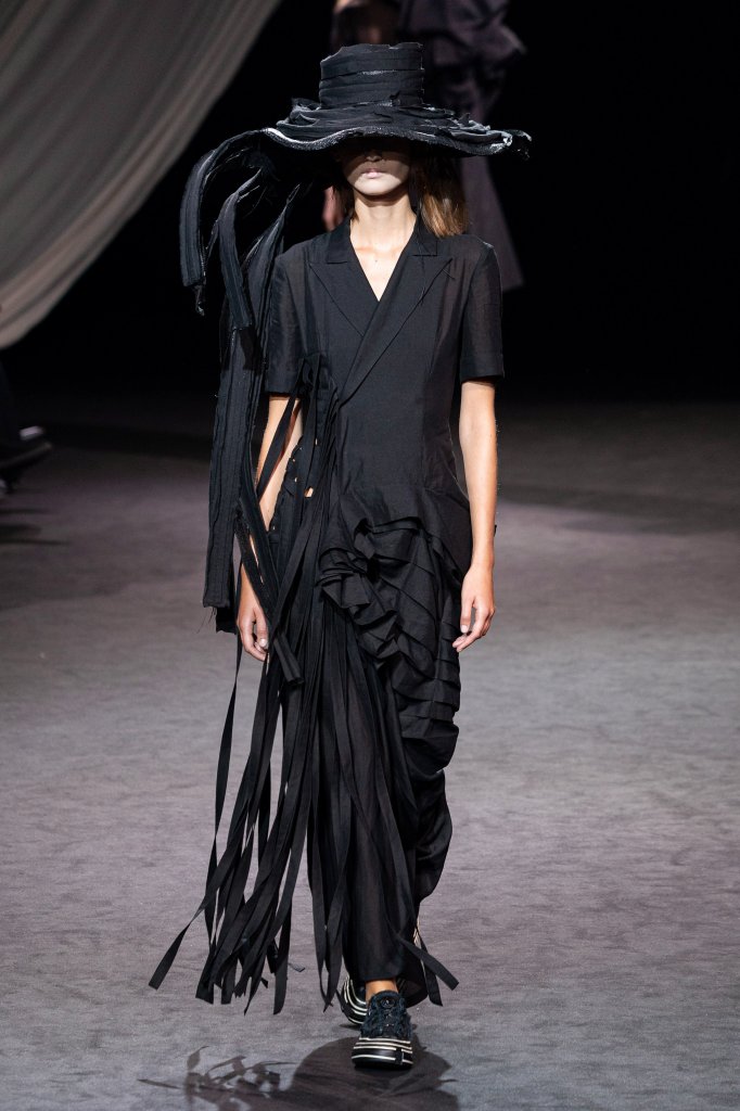 山本耀司 Yohji Yamamoto 2020春夏高级成衣秀 - Paris Spring 2020