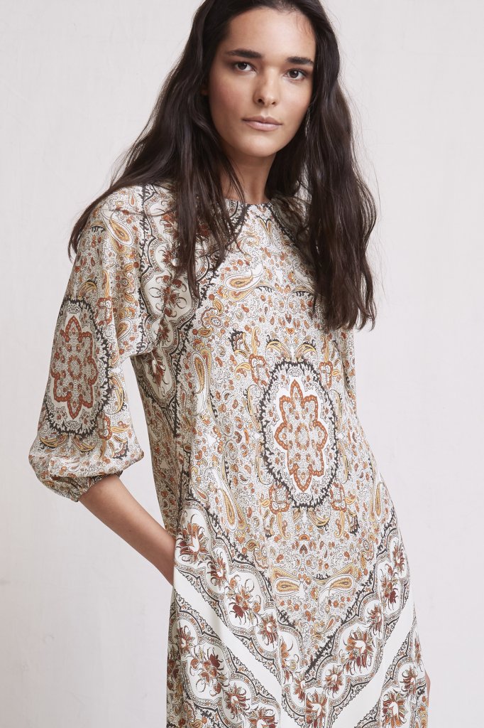 蕾沃尔 rabbit warm 2020早秋系列lookbook(pre-fall 2020)