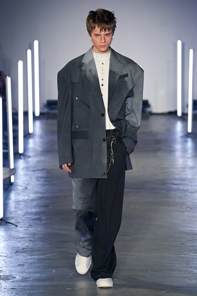 王逢陈 Feng Chen Wang 2020/21秋冬男装秀 - London Fall 2020