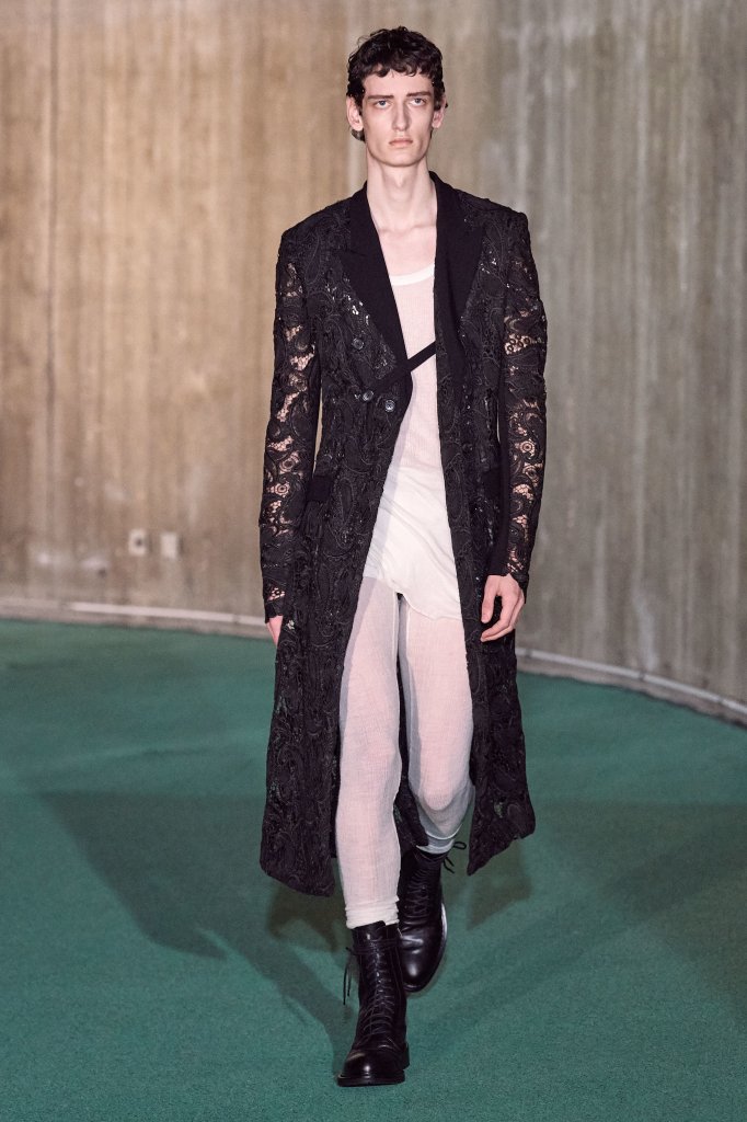 安·迪穆拉米斯特 Ann Demeulemeester 2020/21秋冬男装秀 - Paris Fall 2020