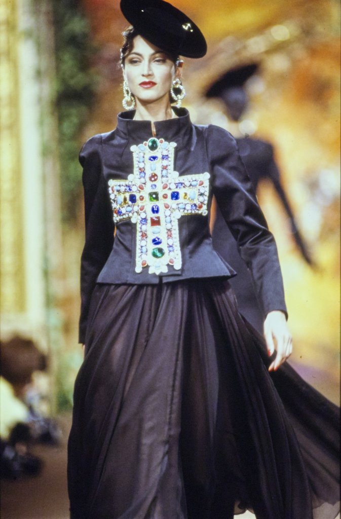克里斯汀·拉克鲁瓦 Christian Lacroix 1988/89秋冬高级定制秀 - Couture Fall 1988