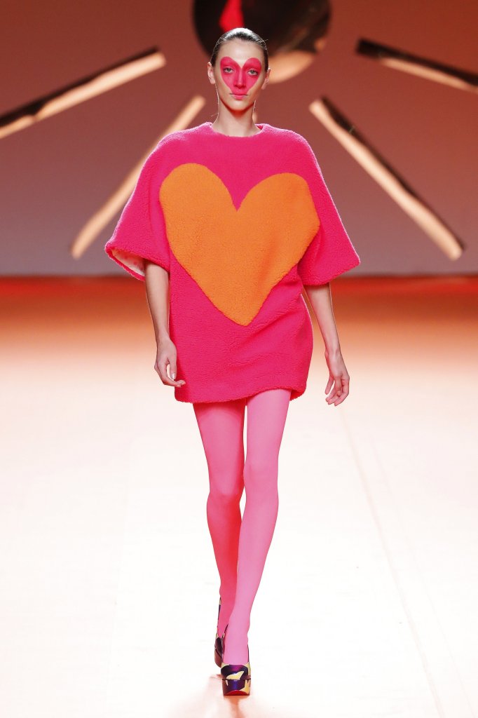 阿嘉莎·鲁兹·德拉普拉达 Agatha Ruiz de la Prada 2020/21秋冬高级成衣秀 - Madrid Fall 2020