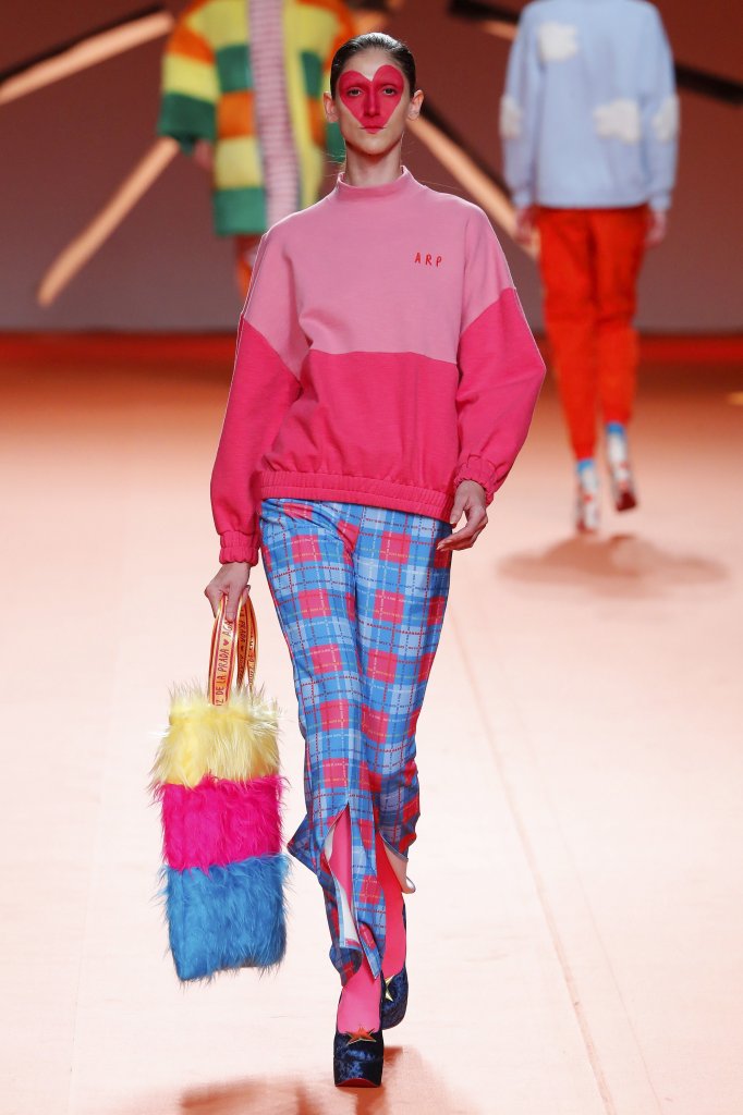 阿嘉莎·鲁兹·德拉普拉达 Agatha Ruiz de la Prada 2020/21秋冬高级成衣秀 - Madrid Fall 2020