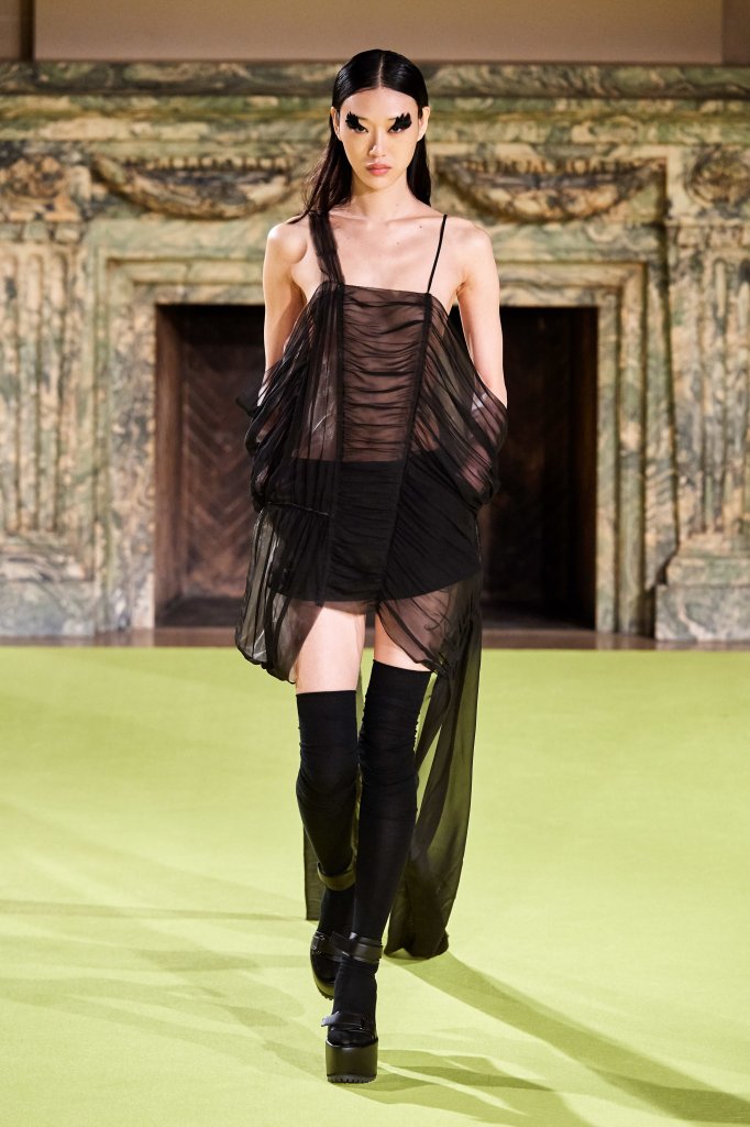 王薇薇 Vera Wang 2020/21秋冬高级成衣秀 - New York Fall 2020