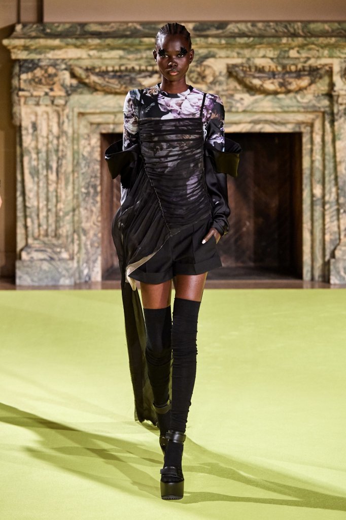 王薇薇 Vera Wang 2020/21秋冬高级成衣秀 - New York Fall 2020