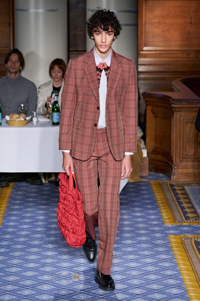Molly Goddard 2020/21秋冬高级成衣秀 - London Fall 2020