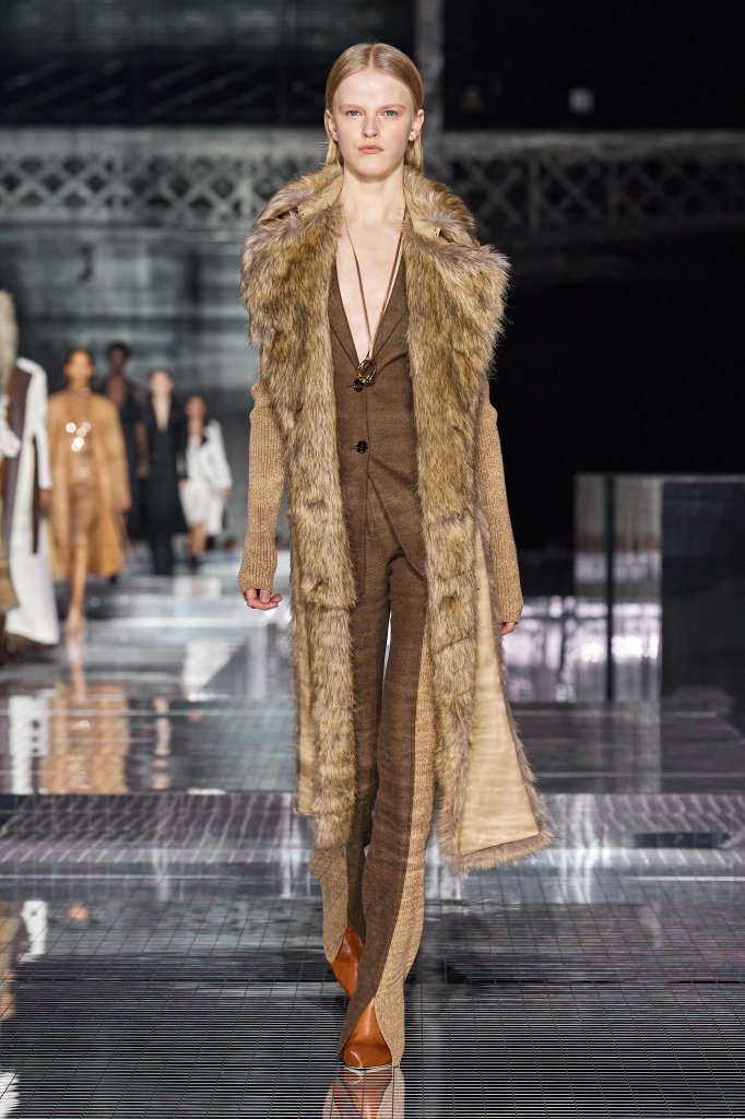 巴宝莉 Burberry 2020/21秋冬高级成衣秀 - London Fall 2020