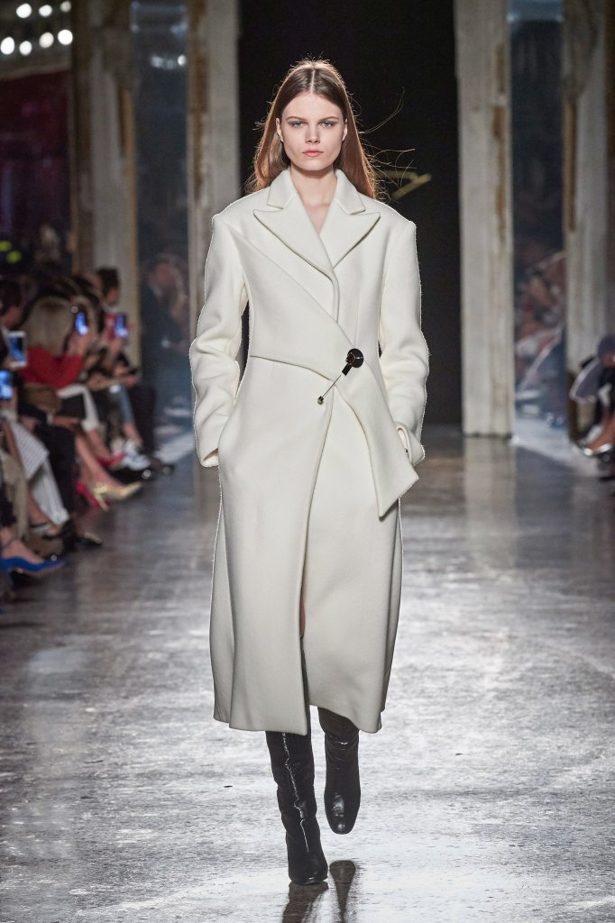珍尼 Genny 2020/21秋冬高级成衣秀 - Milan Fall 2020
