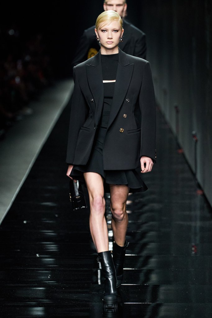 范思哲 Versace 2020/21秋冬高级成衣秀 - Milan Fall 2020