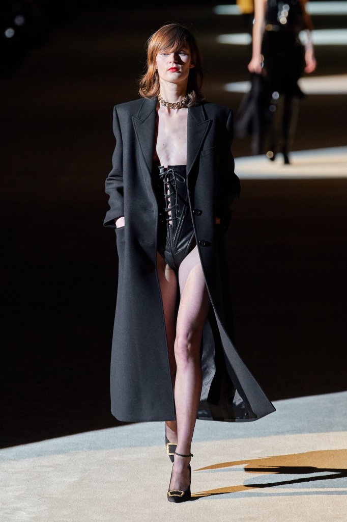 圣罗兰 Saint Laurent 2020/21秋冬高级成衣秀 - Paris Fall 2020