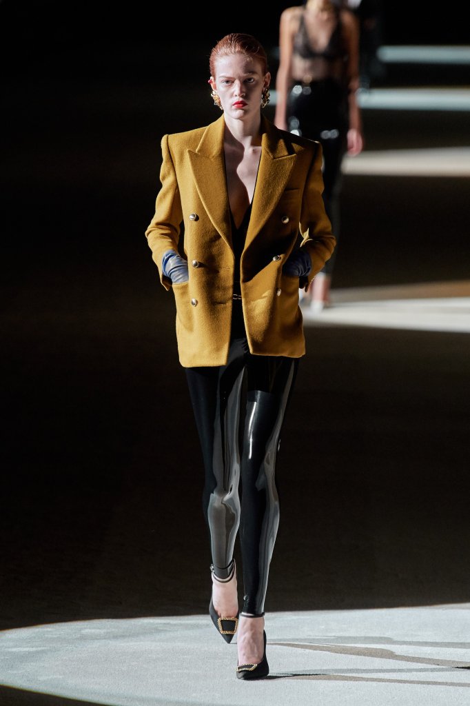 圣罗兰 Saint Laurent 2020/21秋冬高级成衣秀 - Paris Fall 2020