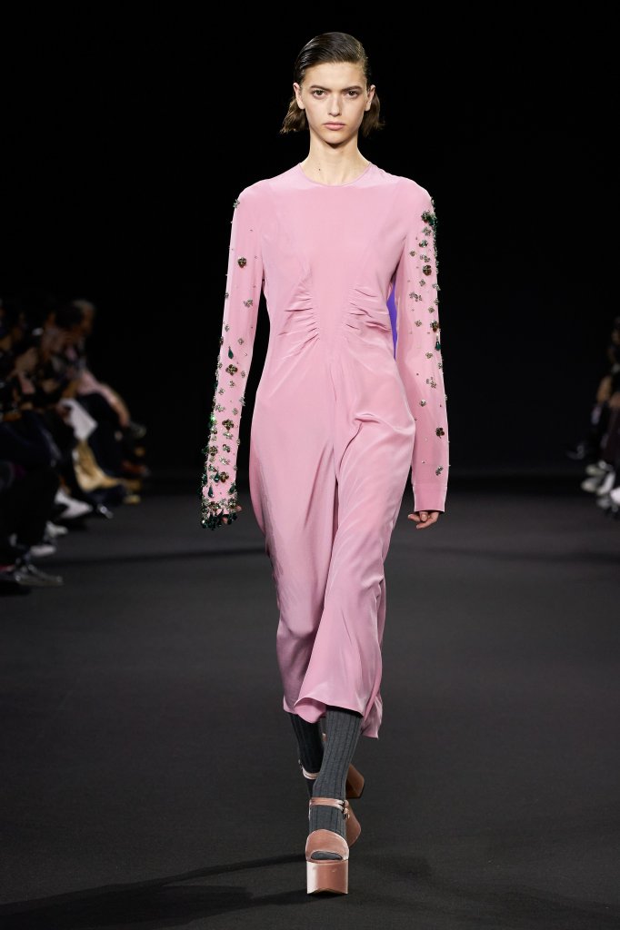 巴黎罗莎 Rochas 2020/21秋冬高级成衣秀 - Paris Fall 2020