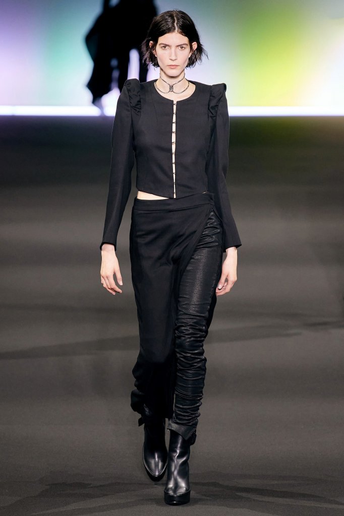 安·迪穆拉米斯特 Ann Demeulemeester 2020/21秋冬高级成衣秀 - Paris Fall 2020