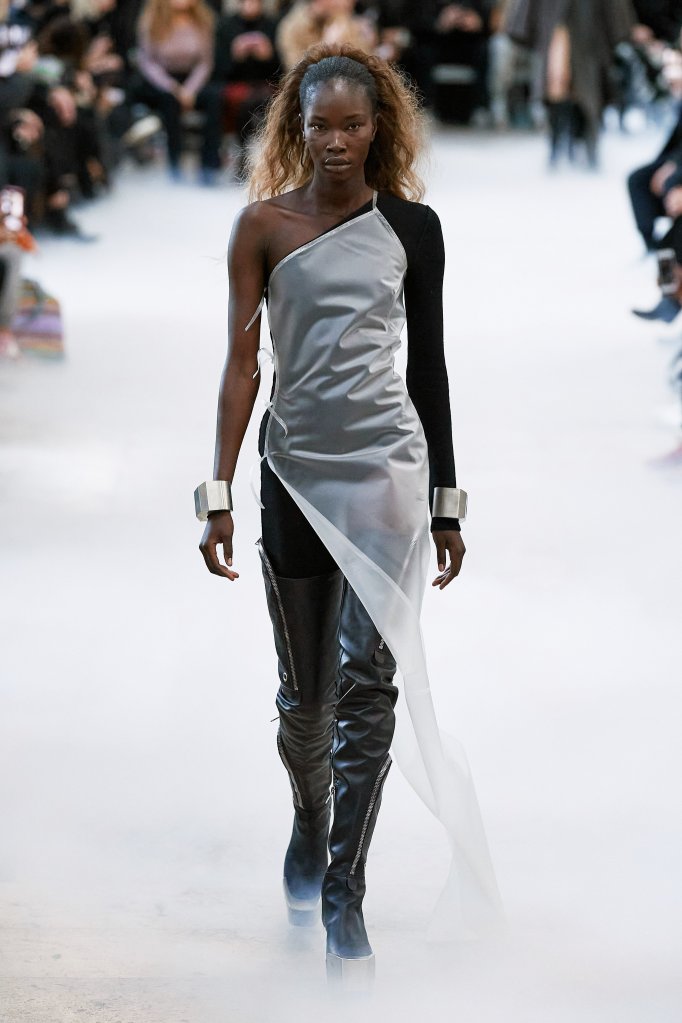 瑞克·欧文斯 Rick Owens 2020/21秋冬高级成衣秀 - Paris Fall 2020