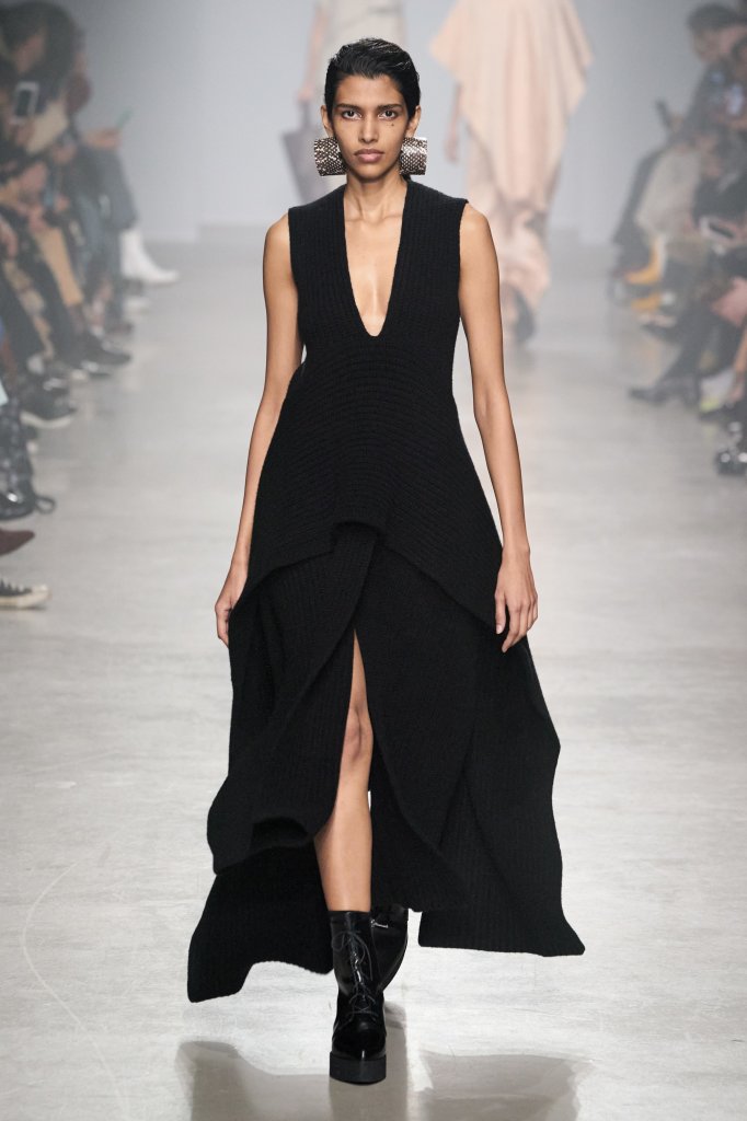克里斯汀·万诺斯 Christian Wijnants 2020/21秋冬高级成衣秀 - Paris Fall 2020